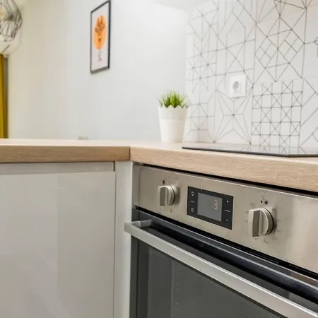 Charisma Apt - Lux At Top City Center Lägenhet *