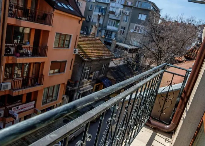 Charisma Apt - Lux At Top City Center Apartment