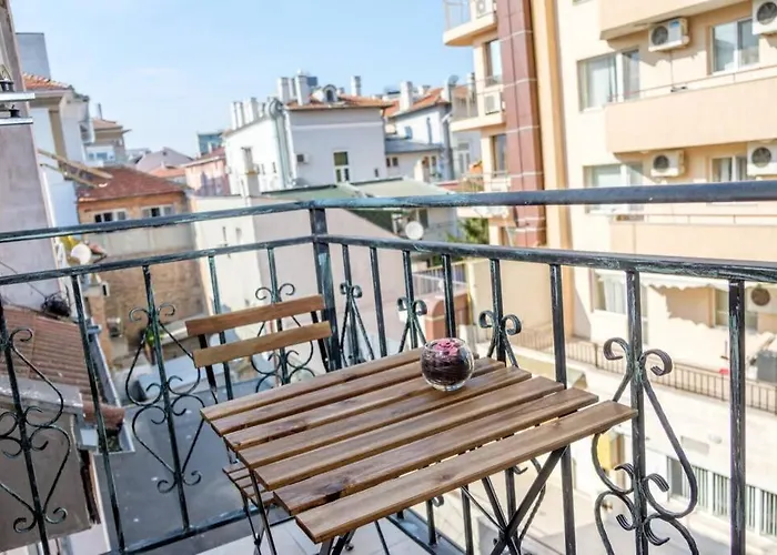 Charisma Apt - Lux At Top City Center Apartment *