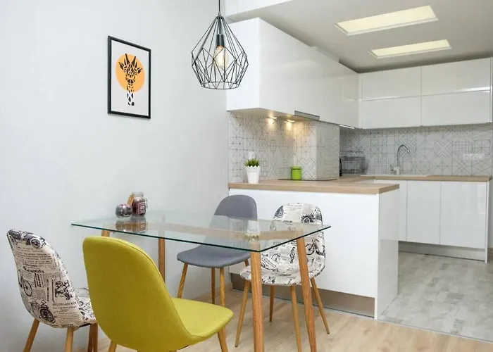 Charisma Apt - Lux At Top City Center Warna