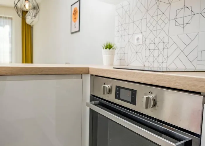 Charisma Apt - Lux At Top City Center Apartament *