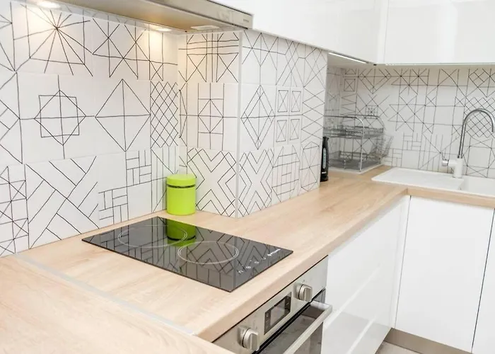 Charisma Apt - Lux At Top City Center Apartament